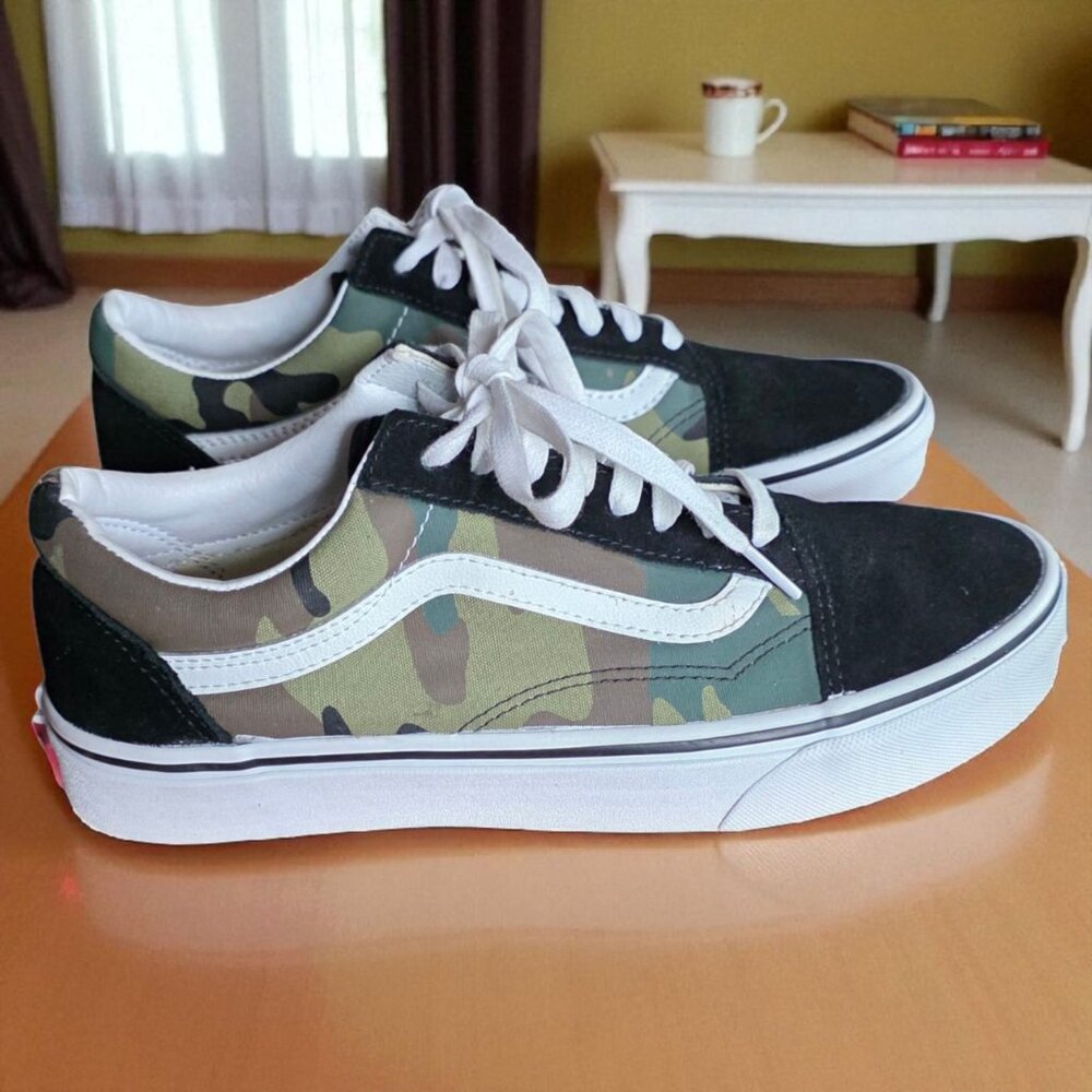 VAN'S OLD SKOOL (7.5//9) Unisex Low Skate Camo Canvas Black Suede
